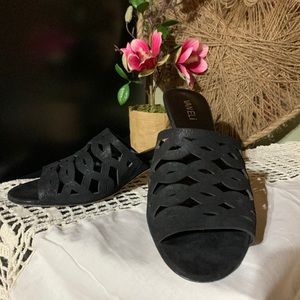 Van Eli kitten heels size 9